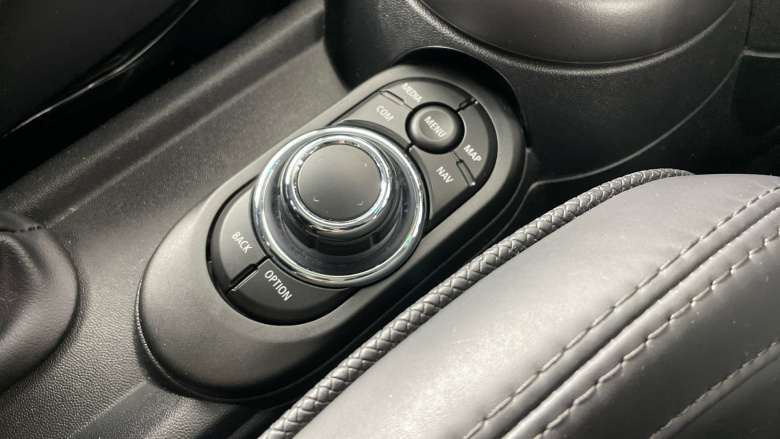 MINI Hatchback 1.5 Cooper Exclusive Premium 5dr Auto Petrol Hatchback